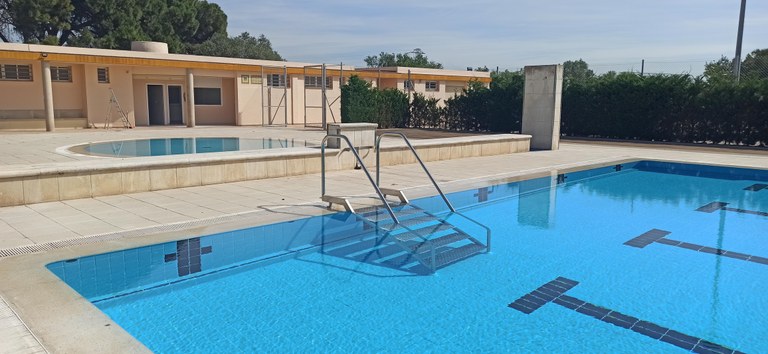 piscina aigua.jpg