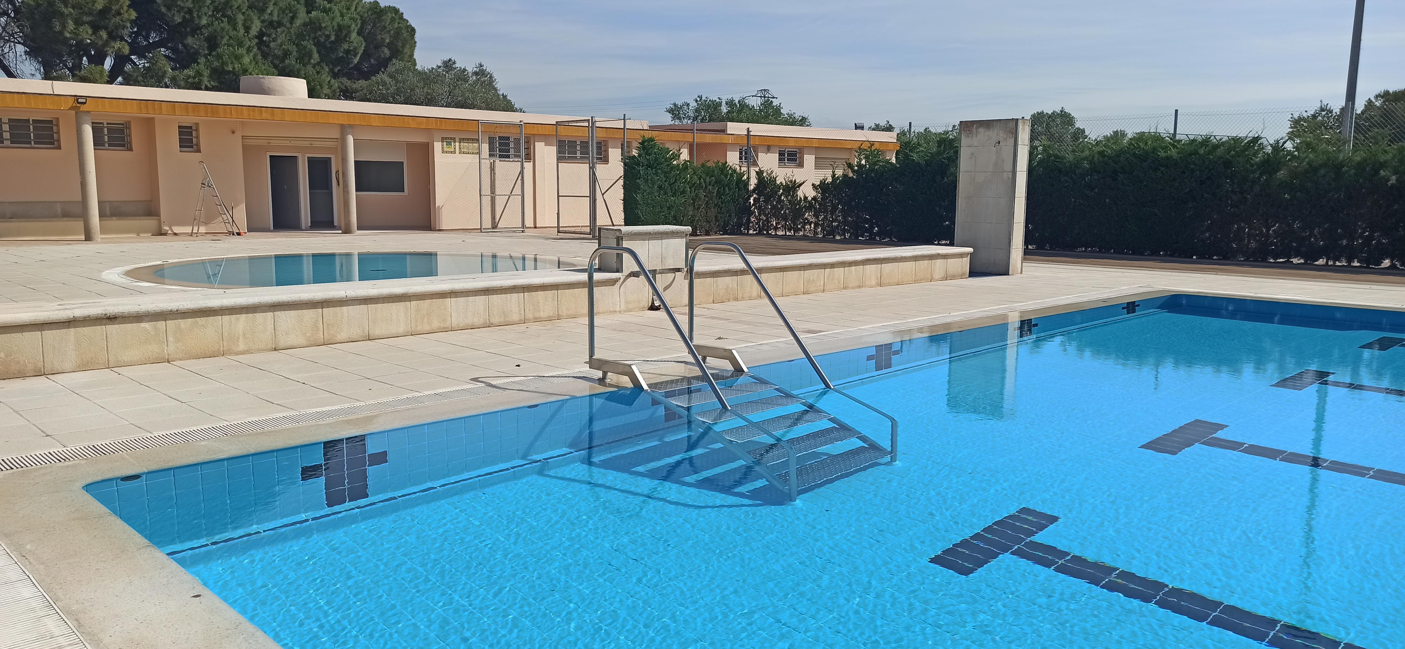 piscina aigua.jpg