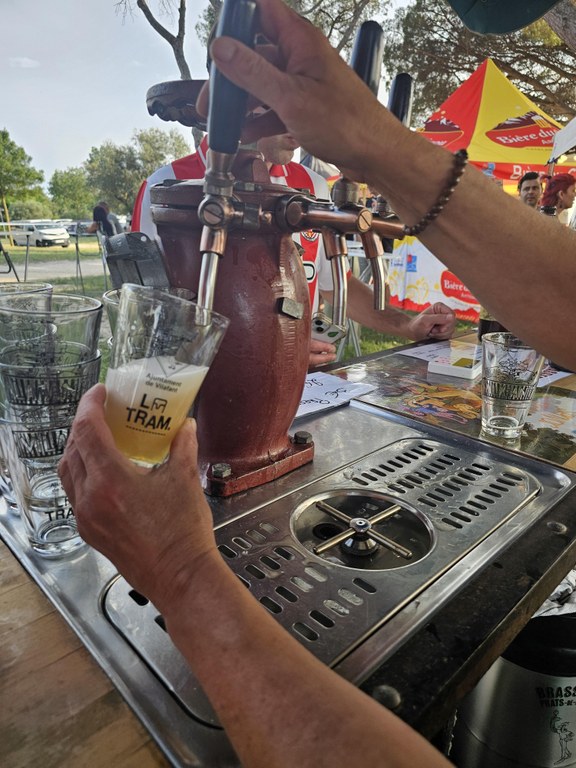 servint cervesa.jpg