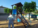 Tasques de desinfecció dels parcs infantils